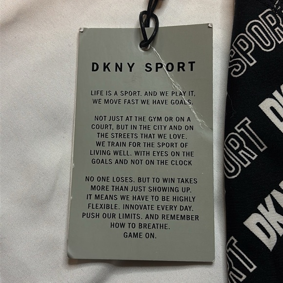 ✨NWT MSRP $49.50 DKNY Sport High Waist Bike Short Size Small w/Side Pockets - Picture 6 of 9